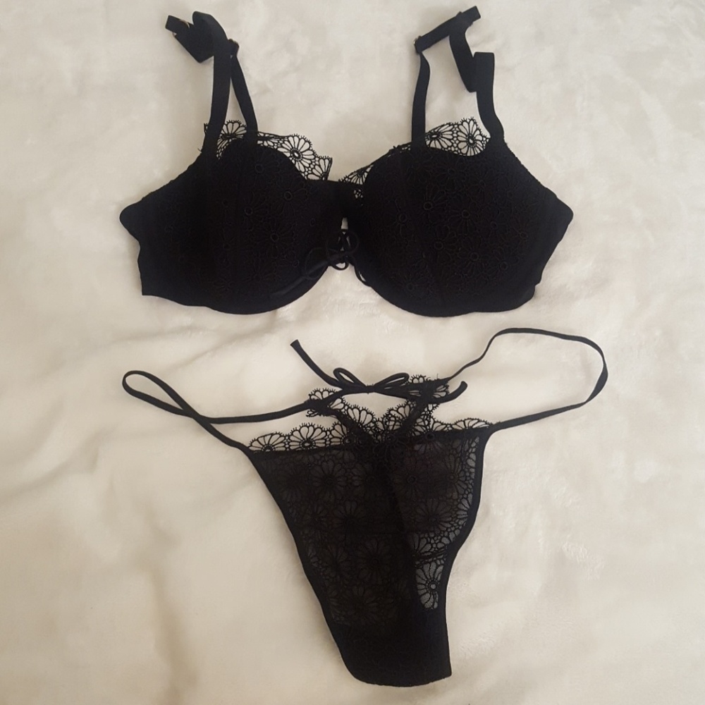 Victoria's Secret Bra Set